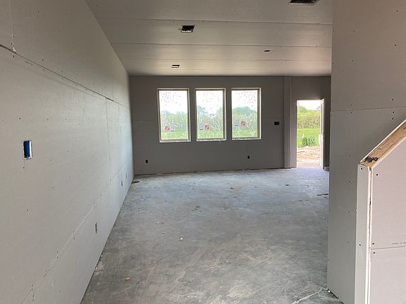 4th image of 10122 Granite Grove Ln