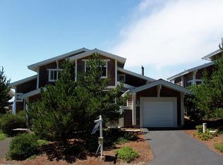 325 Capes Dr W, Tillamook, OR 97141