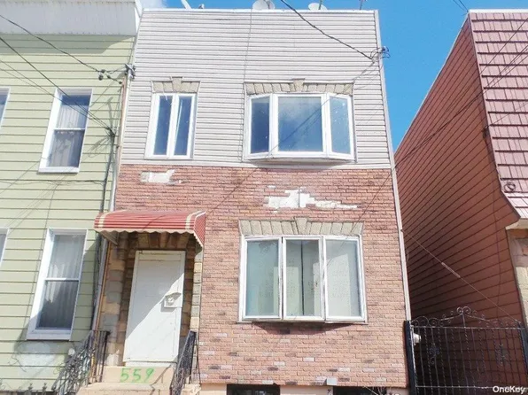 559 Fairview Avenue, Glendale, NY 11385