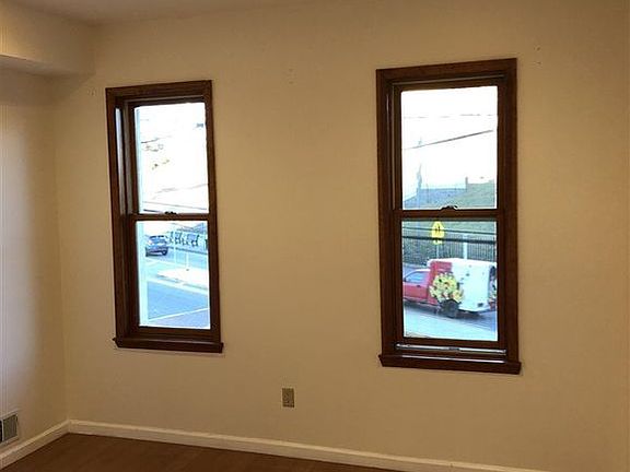 5th image of 447 Pavonia Ave APT 2L