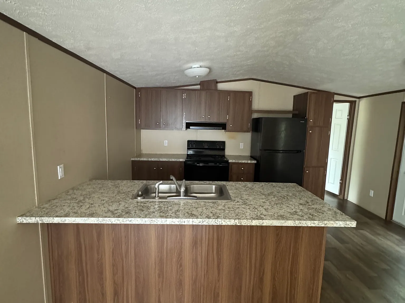 3 bed, 1500 sqft, $1,300 — Photo 3