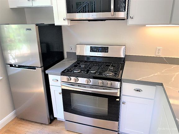 4th image of 35 Woodland Ave