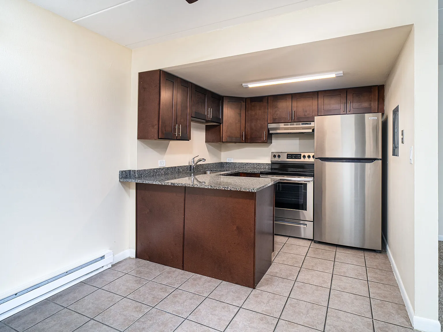 Regents Park Apartments — Photo 4