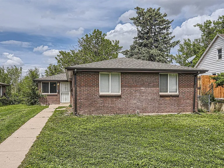 3227 S Huron St — Photo 3