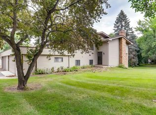 891 Shirlee Ln, Shoreview, MN 55126