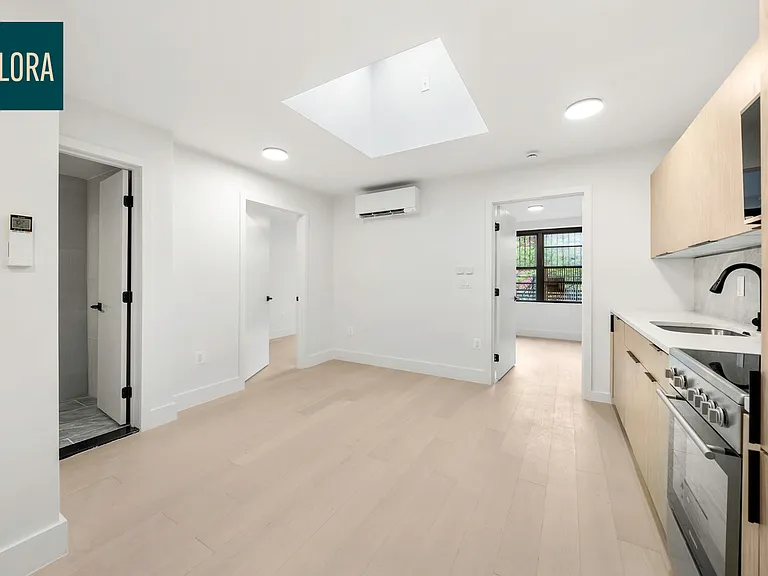 305 E 11th St #5D — Photo 2