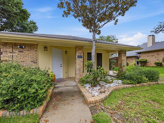 3rd image of 1214 Fawn Ridge Dr