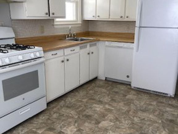 5th image of 4069 Gary Ave