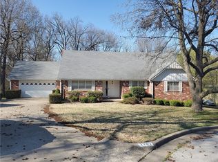 2382 Cheyenne Trl, Springdale, AR 72762