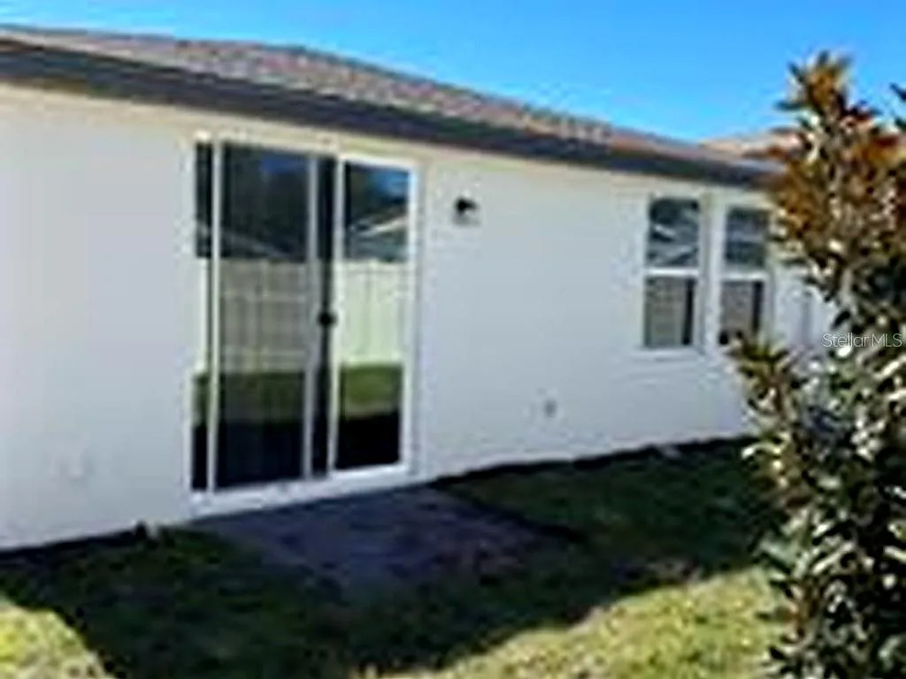 4 bed, 2.0 bath, 1678 sqft, $2,399 — Photo 4