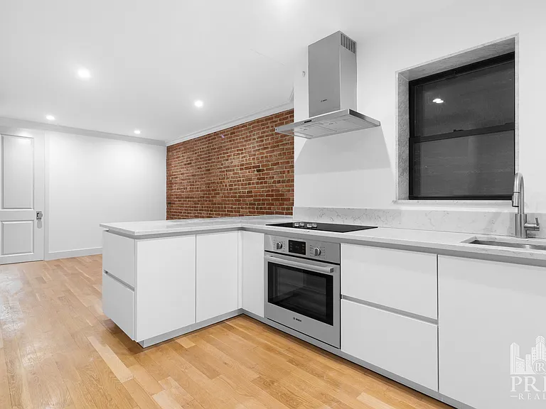 339 E 75th St #3W — Photo 1