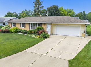 1172 Alice Dr, Green Bay, WI 54304