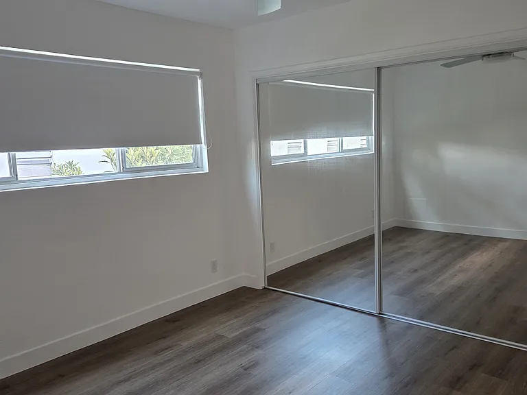 1047 S Shenandoah St #207 — Photo 7