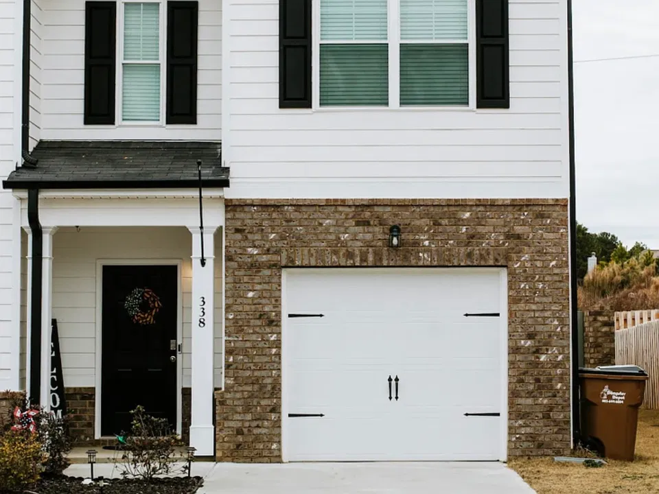 338 Bisham Ct