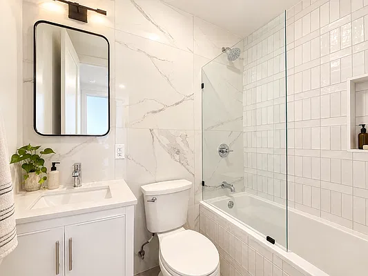 Bathroom, photo 1