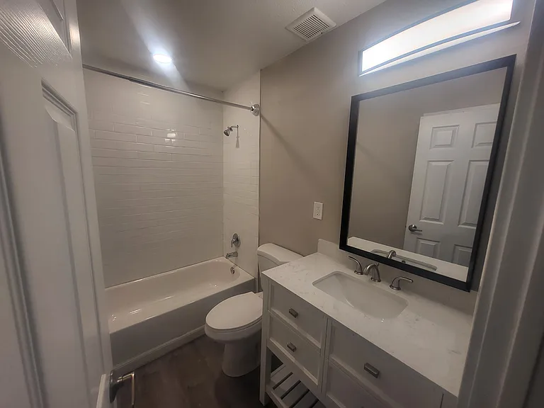 2620 W Pierson St #3 — Photo 8