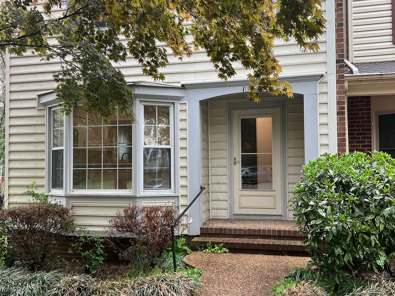 4 bed, 3.5 bath, 1689 sqft, $2,950 — Photo 2
