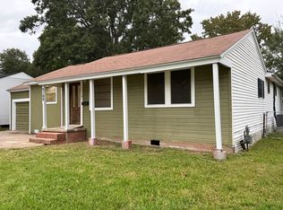 3100 Boyd Ave, Groves, TX 77619