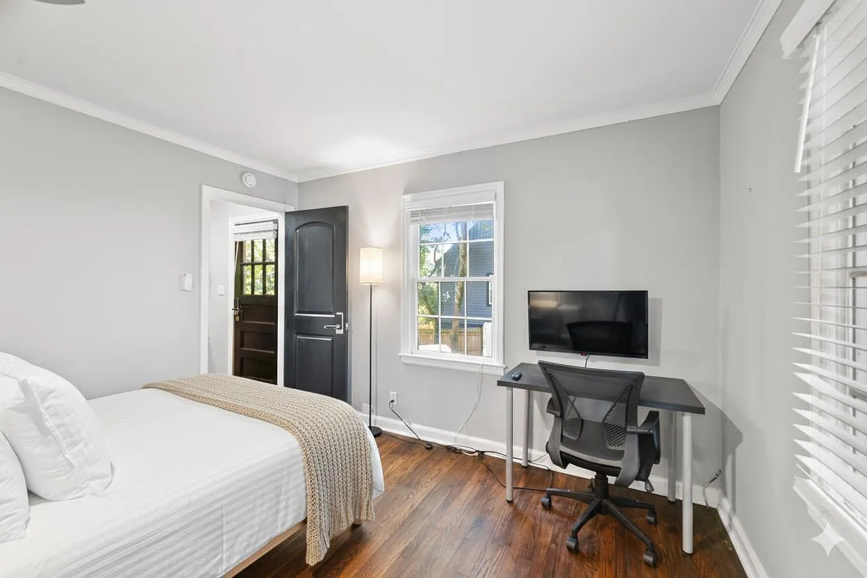 4 bed, 3.0 bath, 1900 sqft, $845 — Photo 1