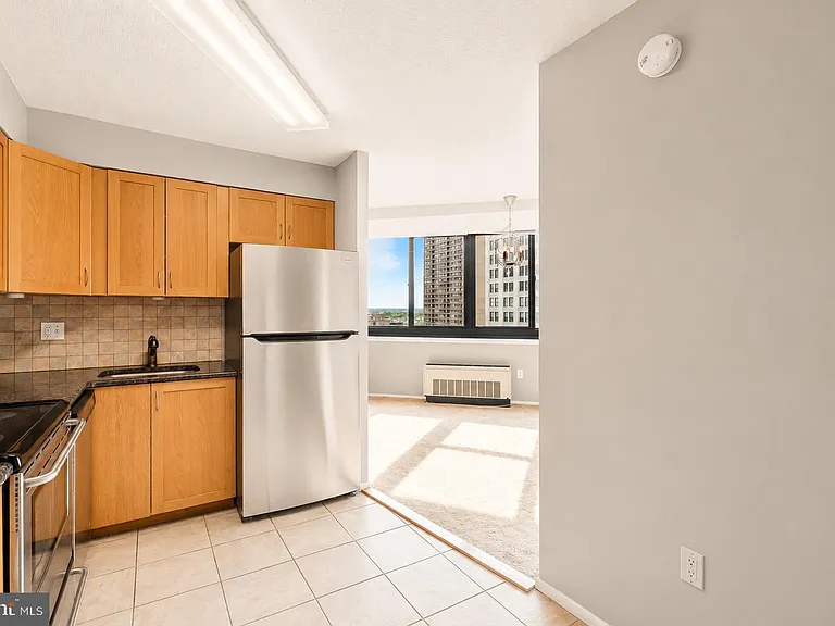 1420 Locust St #15B — Photo 2