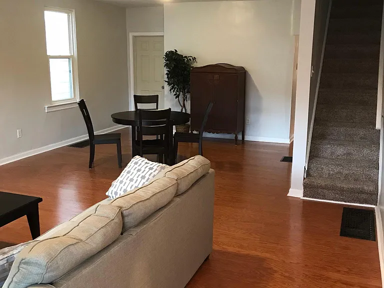 825 Southern Ave — Photo 6