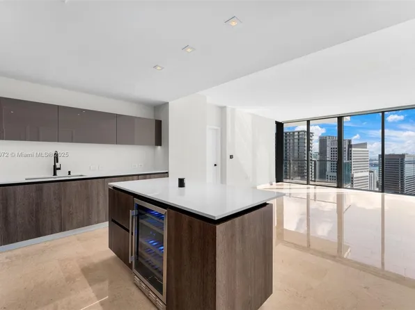 88 SW 7th St APT 3907, Miami, FL 33130