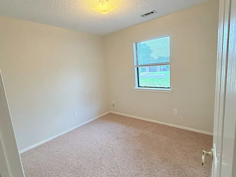 2607 Purdue Cir — Photo 9