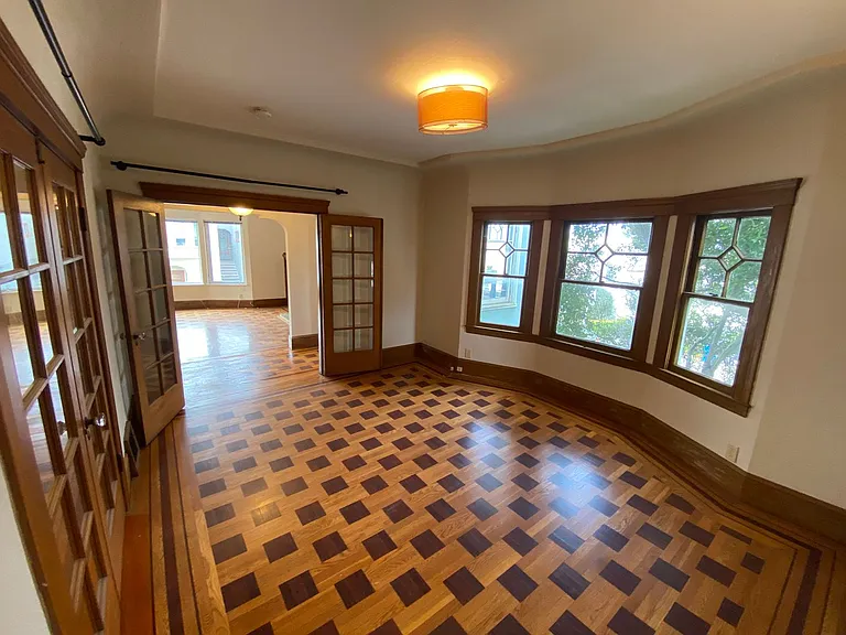 42 Castle Manor Ave — Photo 10