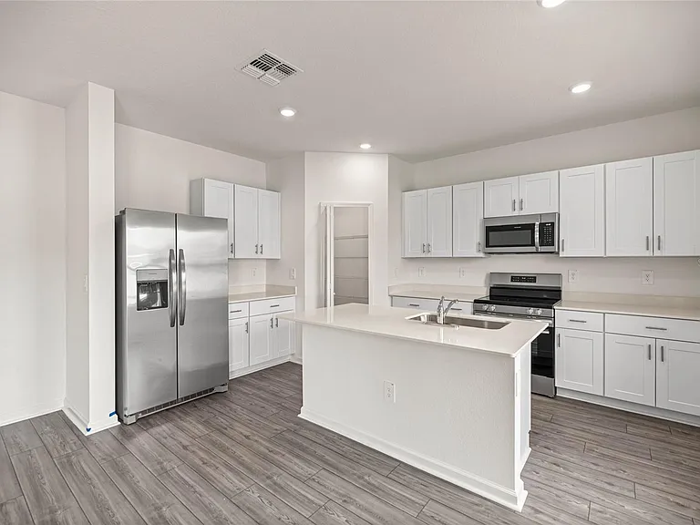 4588 SW 84th Street Rd — Photo 3