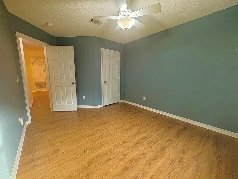 6879 Cedar Ridge Cir — Photo 8