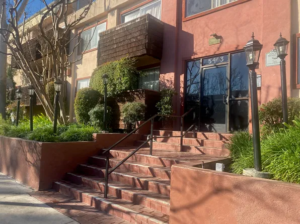 5403 Newcastle Ave APT 18, Encino, CA 91316