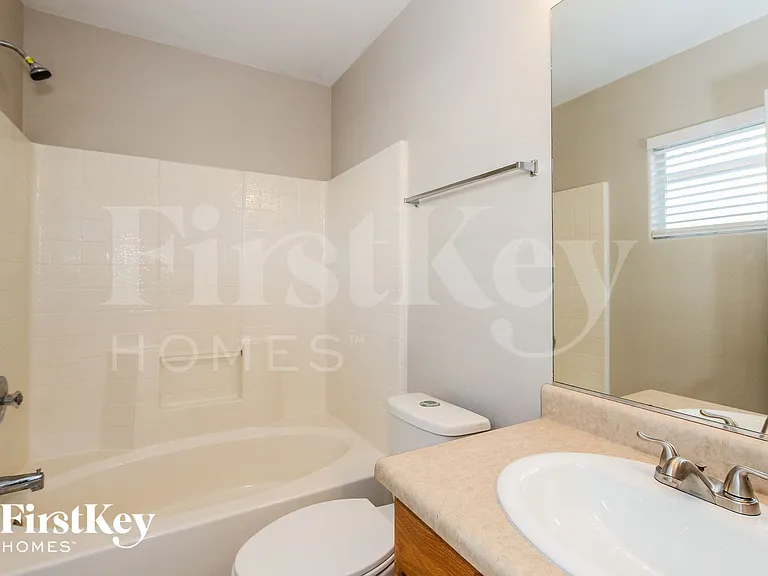 21812 N 36th Ln — Photo 10