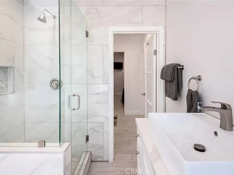 1657 S Garth Ave — Photo 16