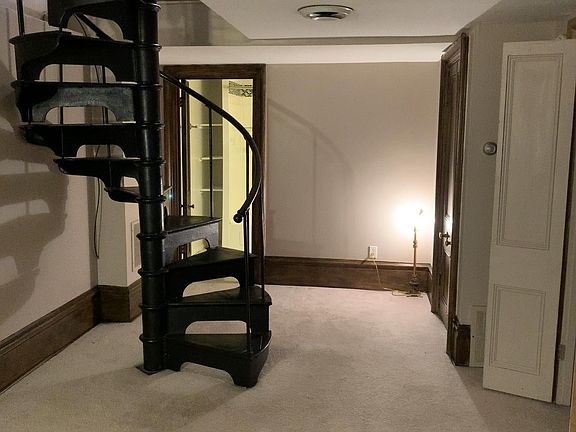4th image of 4628 McPherson Ave #5
