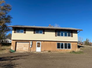 212 Richards Ave W, Alexander, ND 58831