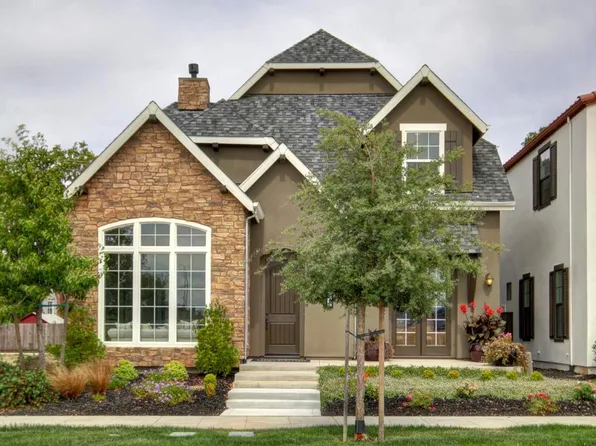 3225 Crocker Dr, Sacramento, CA 95818