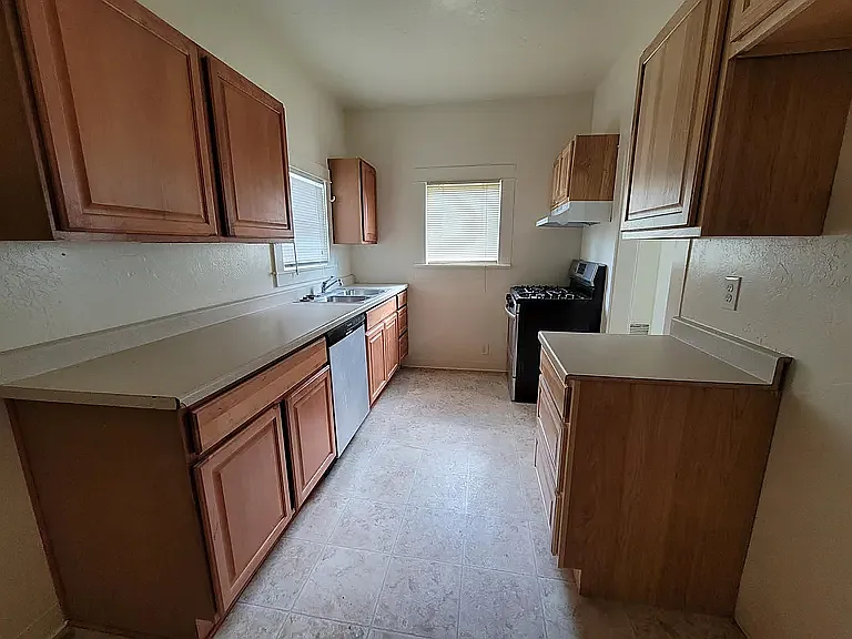 1015 NE 6th St — Photo 10