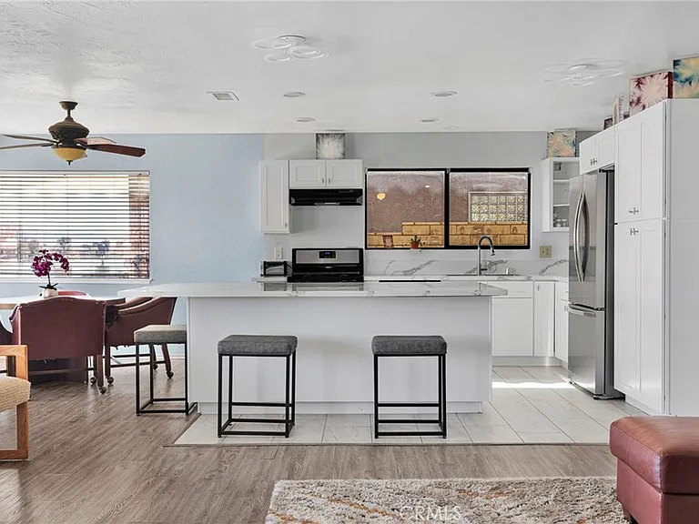 13915 Spring Valley Pkwy — Photo 10