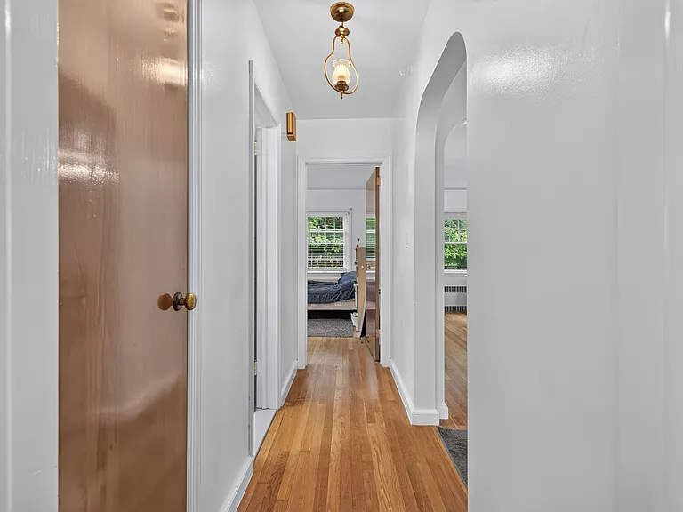 7 Glenwood Ave — Photo 18