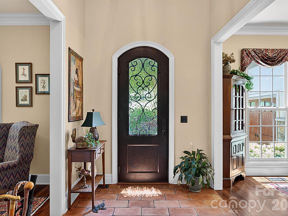 4th image of 5138 Watermead Ln #130
