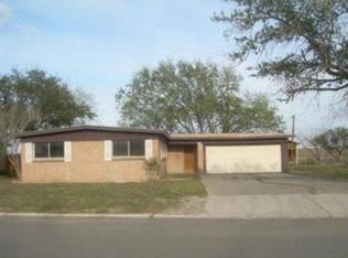 402 Redwood Dr, Mathis, TX 78368