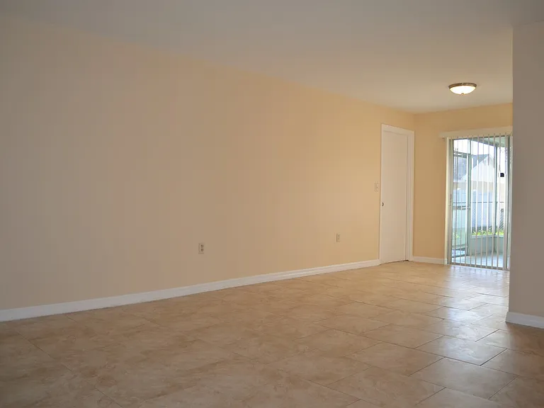 7442 Como Dr — Photo 5