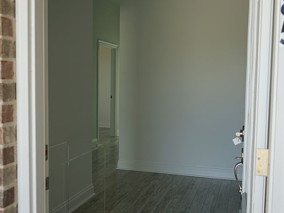 3rd image of 385 Shoal Dr