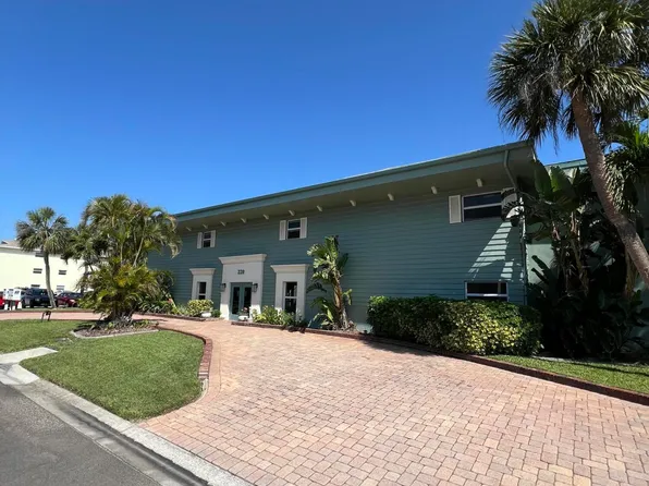 220 Columbia Dr APT 16, Cape Canaveral, FL 32920