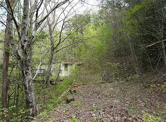 5th image of 46 E Mountain Way