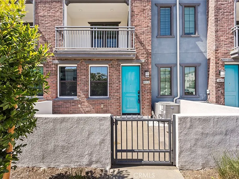 8916 Jasmine Dr — Photo 2