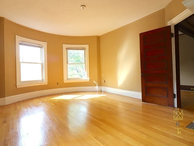 500 Centre St #2 — Photo 2