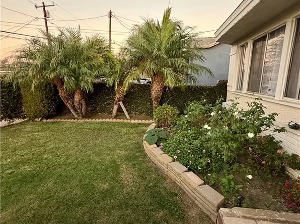3700 W 105th St, Inglewood, CA 90303