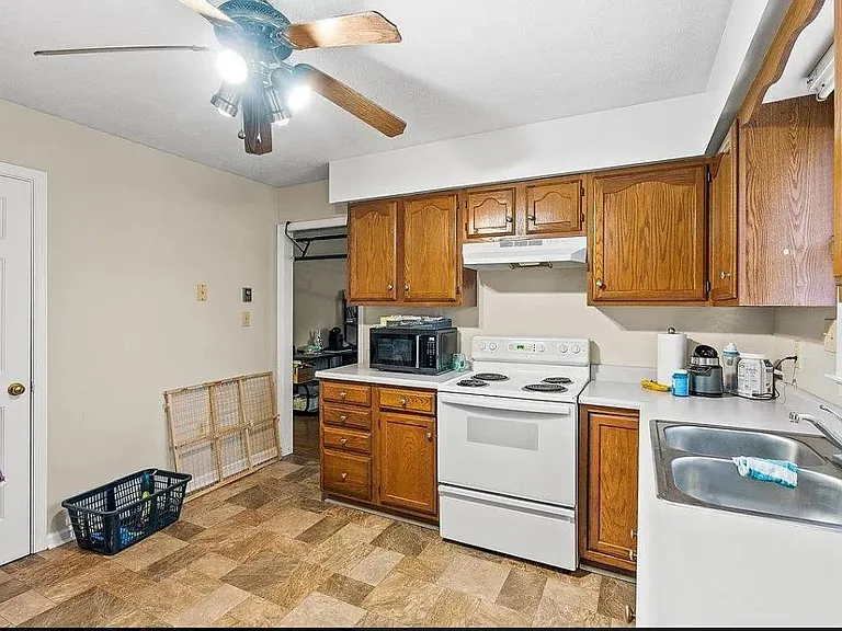 111 Miller St #A — Photo 2