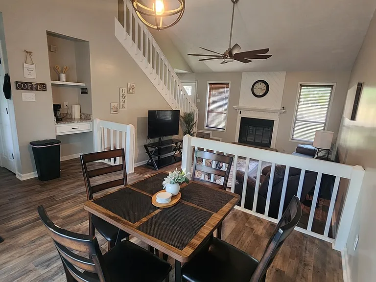 6470 Pittsfield Dr — Photo 1